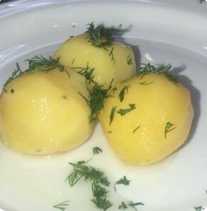 Картофель отварной с зеленью