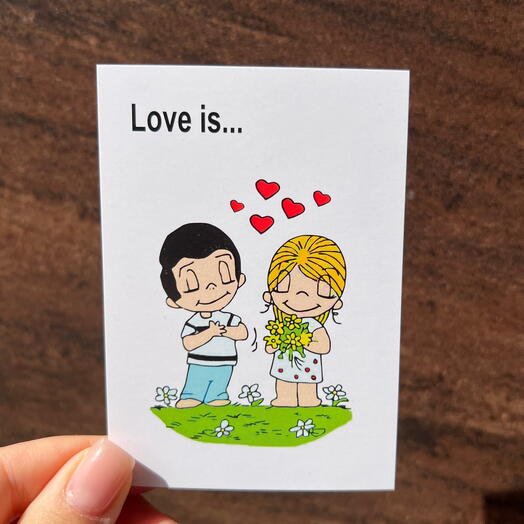 Открытка love is