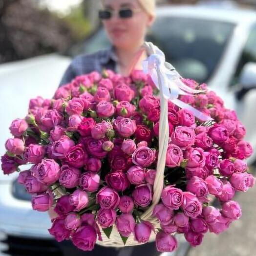 Пионовидные розы кустовые пионы в корзине