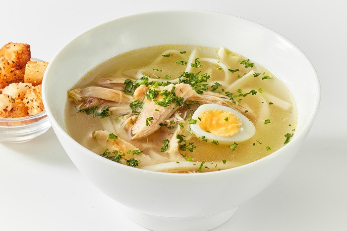 Суп куриный с лапшой