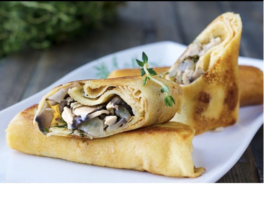 Блины с куриным филе, грибами сыром
