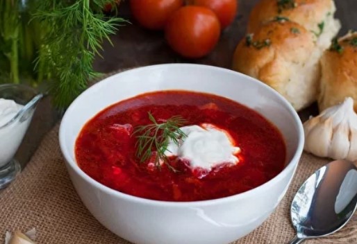 Борщ с курицей и сметаной