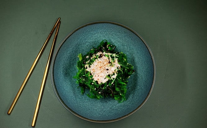 Салат из водорслей чука