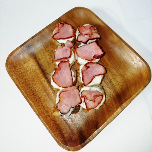 Ролл горячий с грудинкой