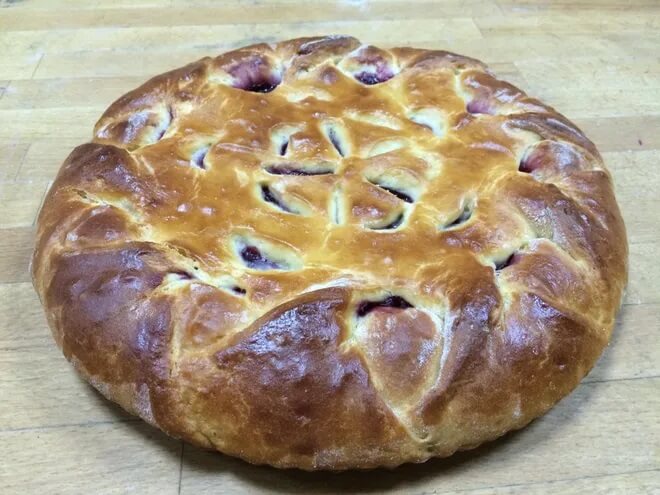 Пирог с вишней сдобный (700 гр)