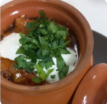 Жаркое с курицей, картофелем и грибами