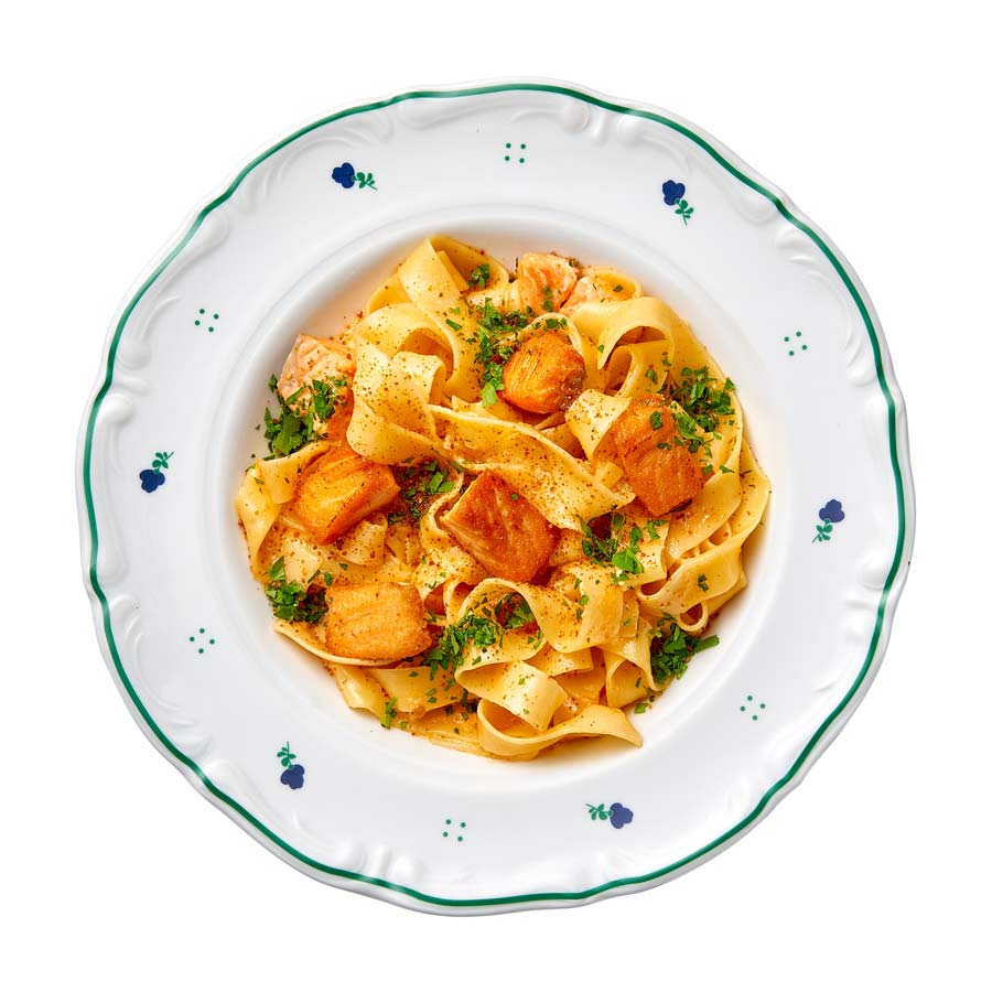 Фетучини с лососем