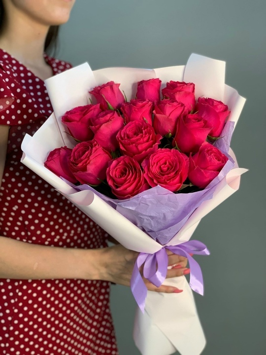 15 малиновых роз Кения