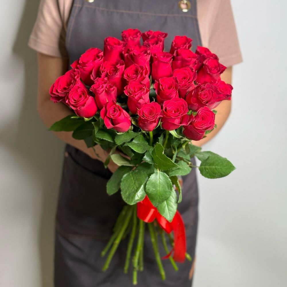 25 красных роз