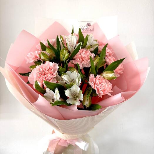 Букет «Расцветай» из альстромерий и диантусов