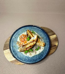 Стейк из курицы с киноа и томатным провансом