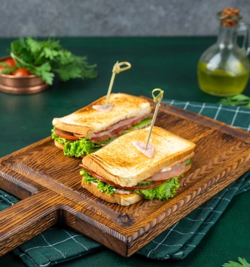 Сендвич с ветчиной