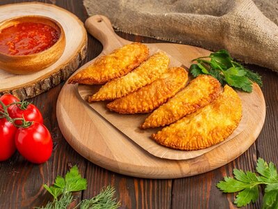 Мини-чебуреки со свининой и говядиной