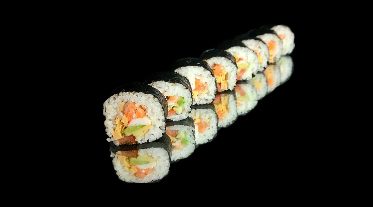 Кани сяке маки ролл