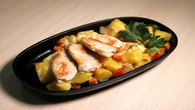 Жаркое из индейки с овощами