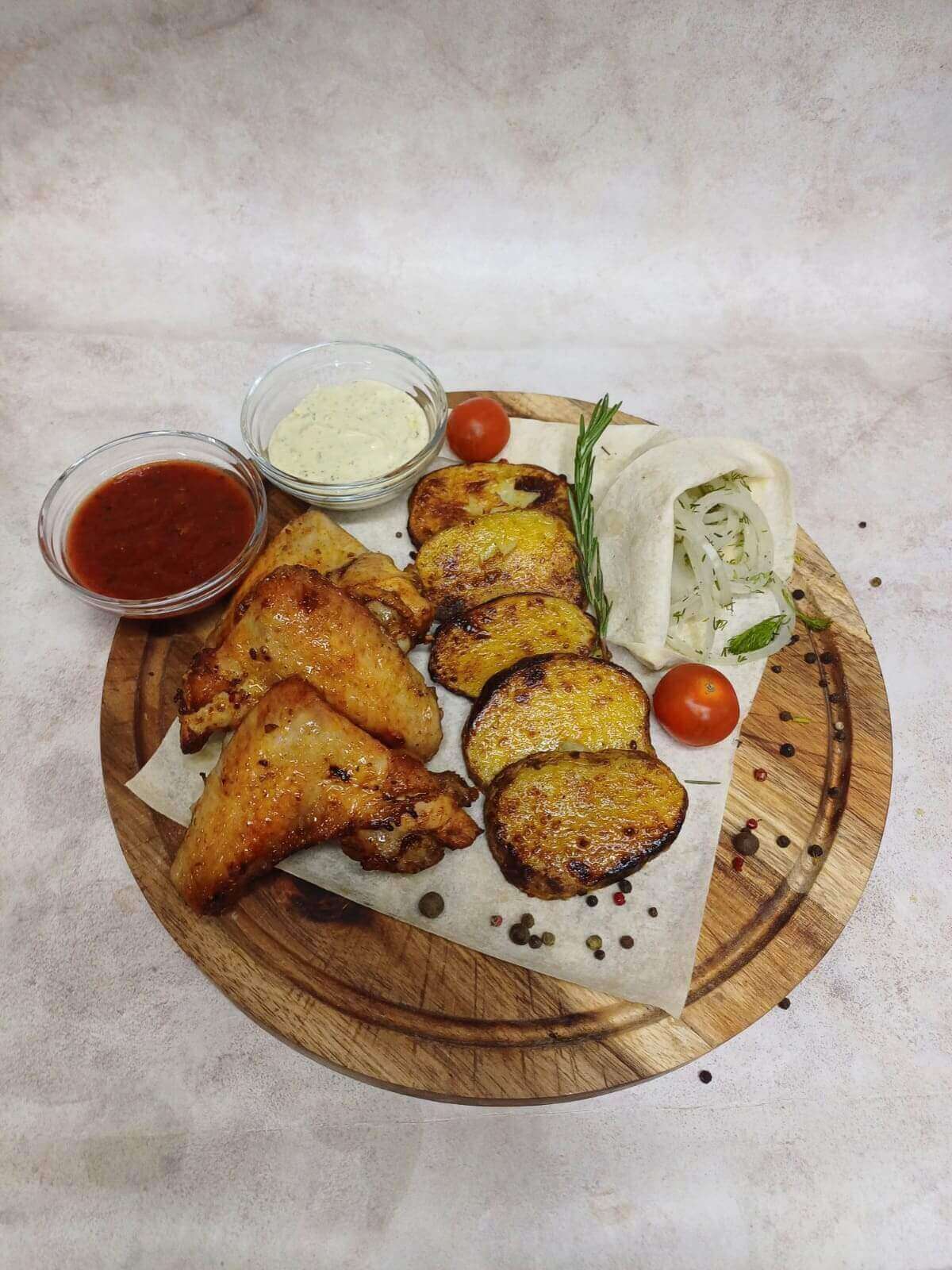 Шашлык из куриных крылышек 270-330 гр.