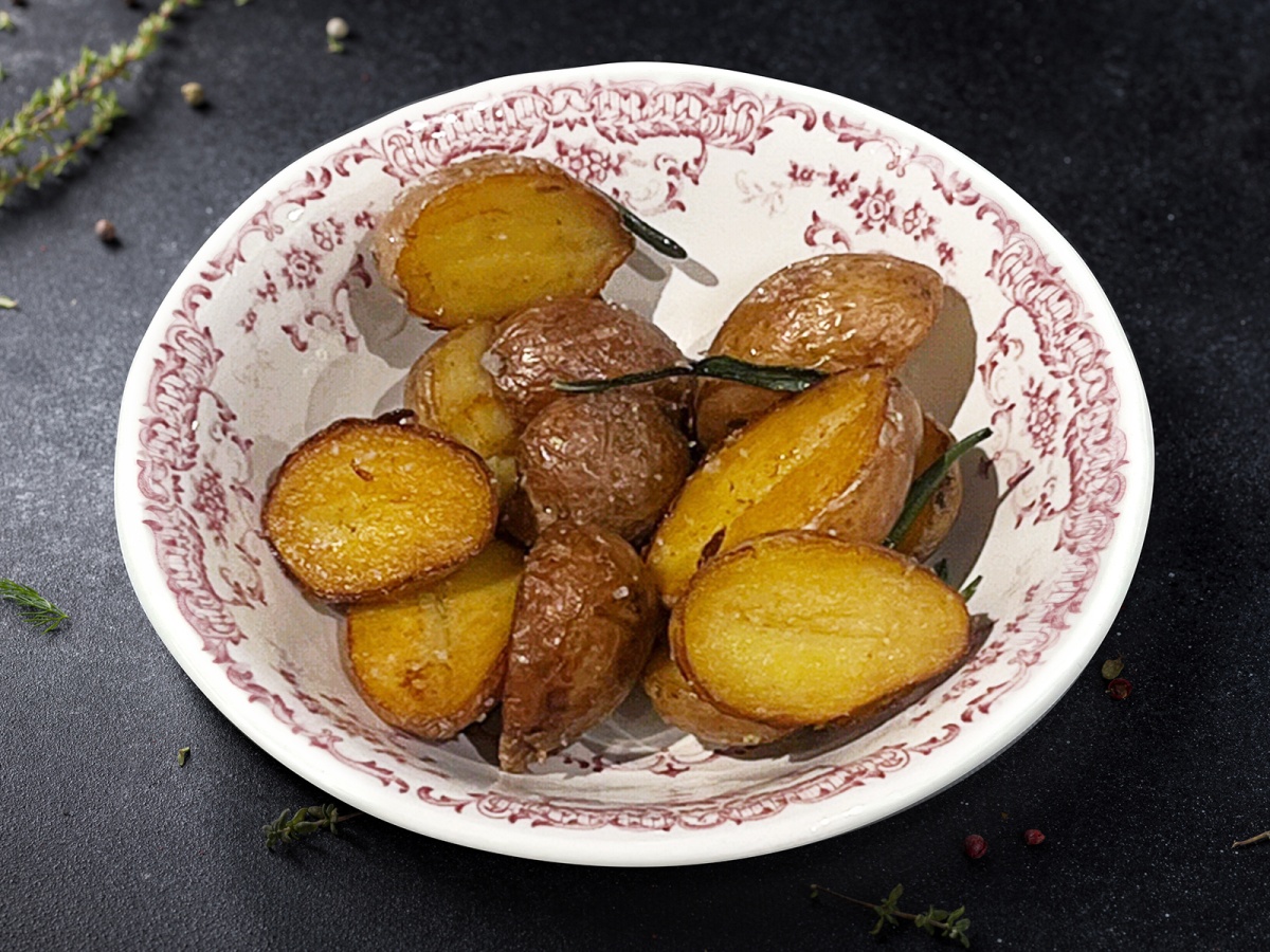 Картофель по-деревенски с розмарином