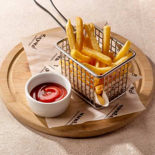 Картофель фри с кетчупом