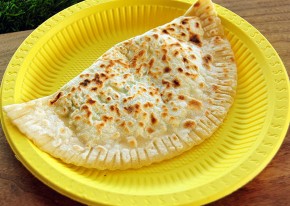 Кутаб с сыром и зеленью