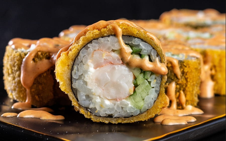 Темпура с креветкой под соусом спайси