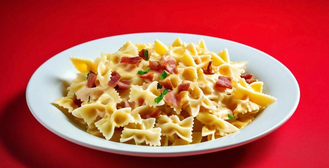 Фарфалле с сыром и беконом