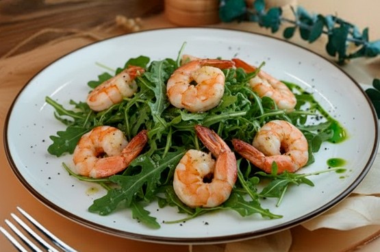 Рукола с креветками