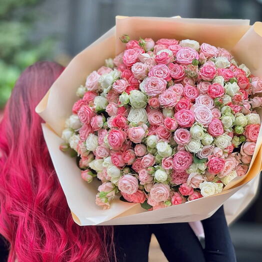 Кустовые розы кустовые пионовидные розы микс букет