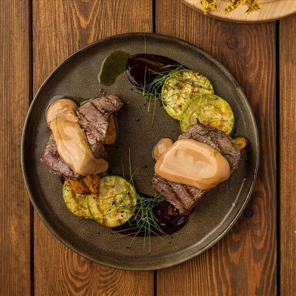 Медальоны из телятины с цукини