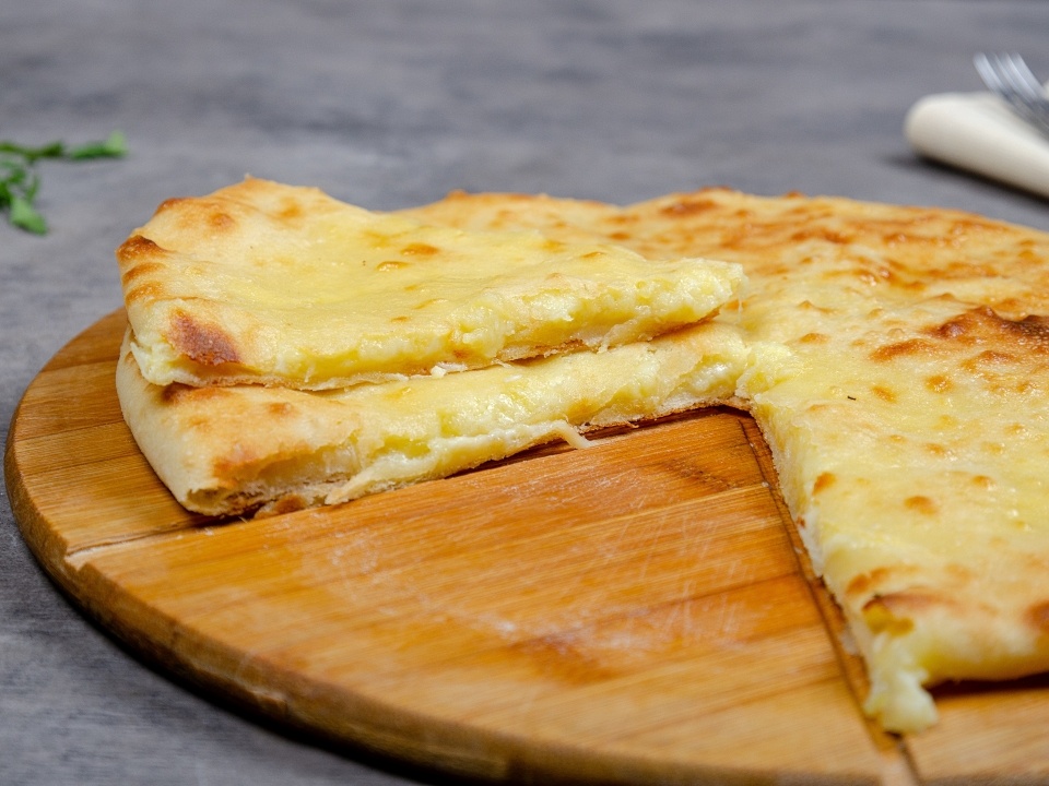 Осетинский пирог с картофелем и сыром