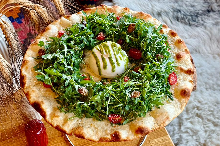 Буратта и руккола