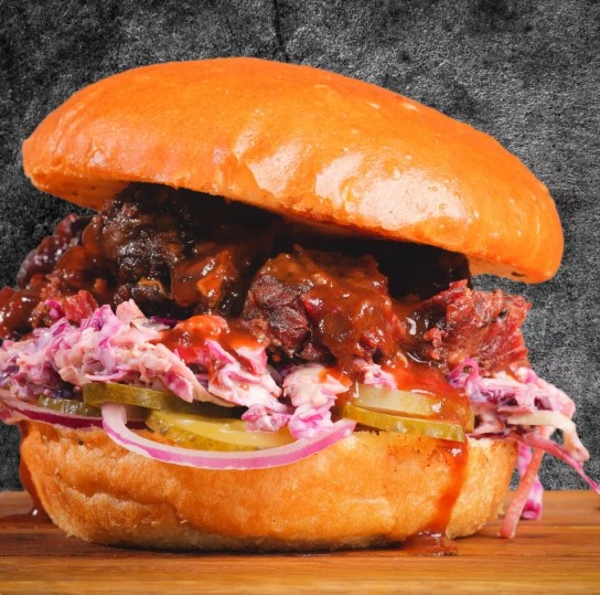 Брискет бургер с копченым мраморным мясом