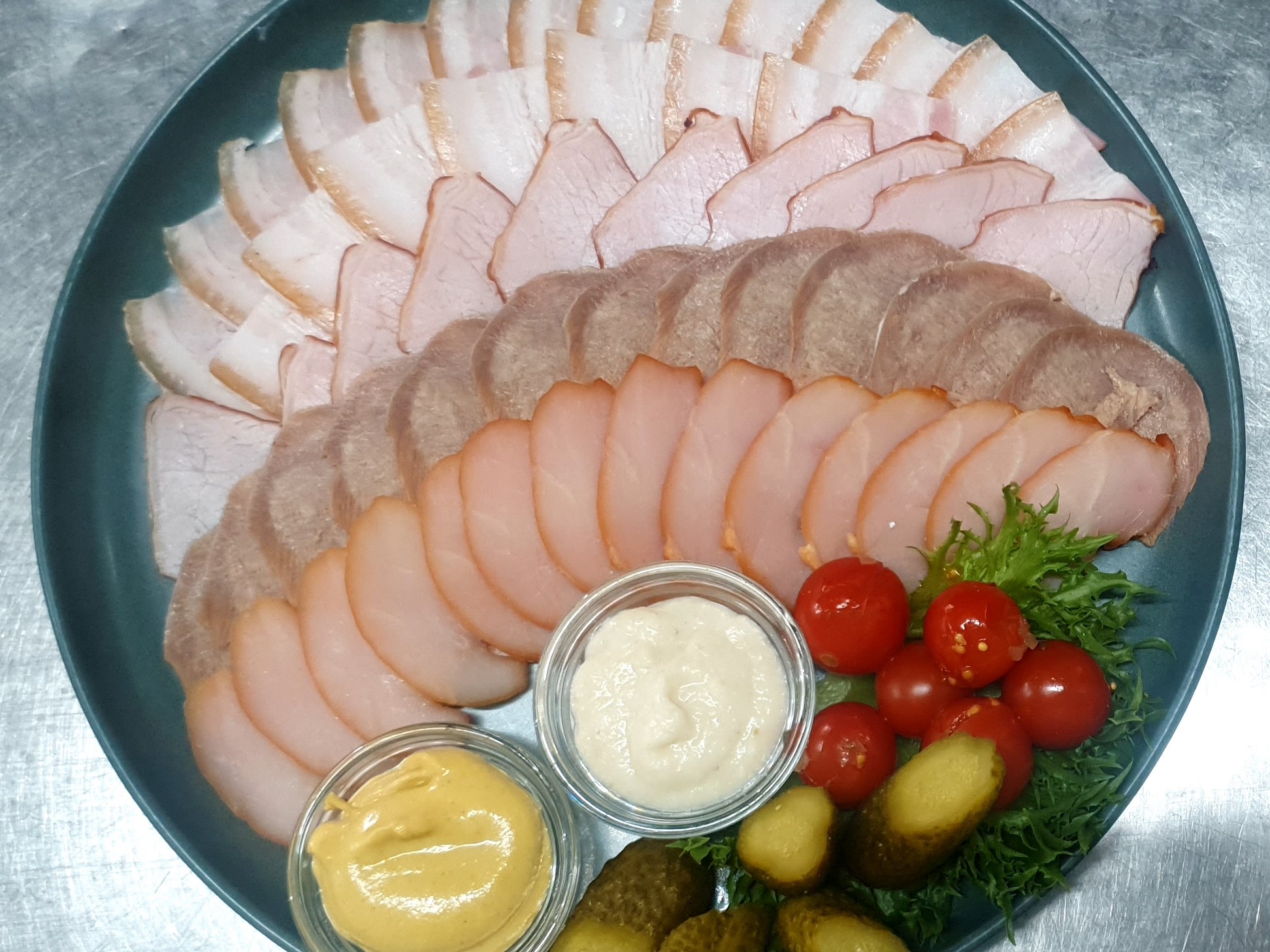 Мясная тарелка