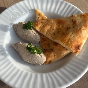 Форшмак из сельди с пряным фокачча