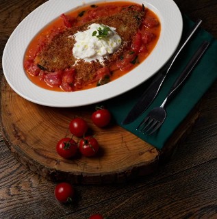 Баклажан-пармиджано в хрустящем кляре со страчателлой