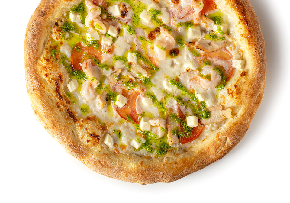 Пицца с креветками и брынзой