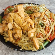 WOK с лососем фунчоза
