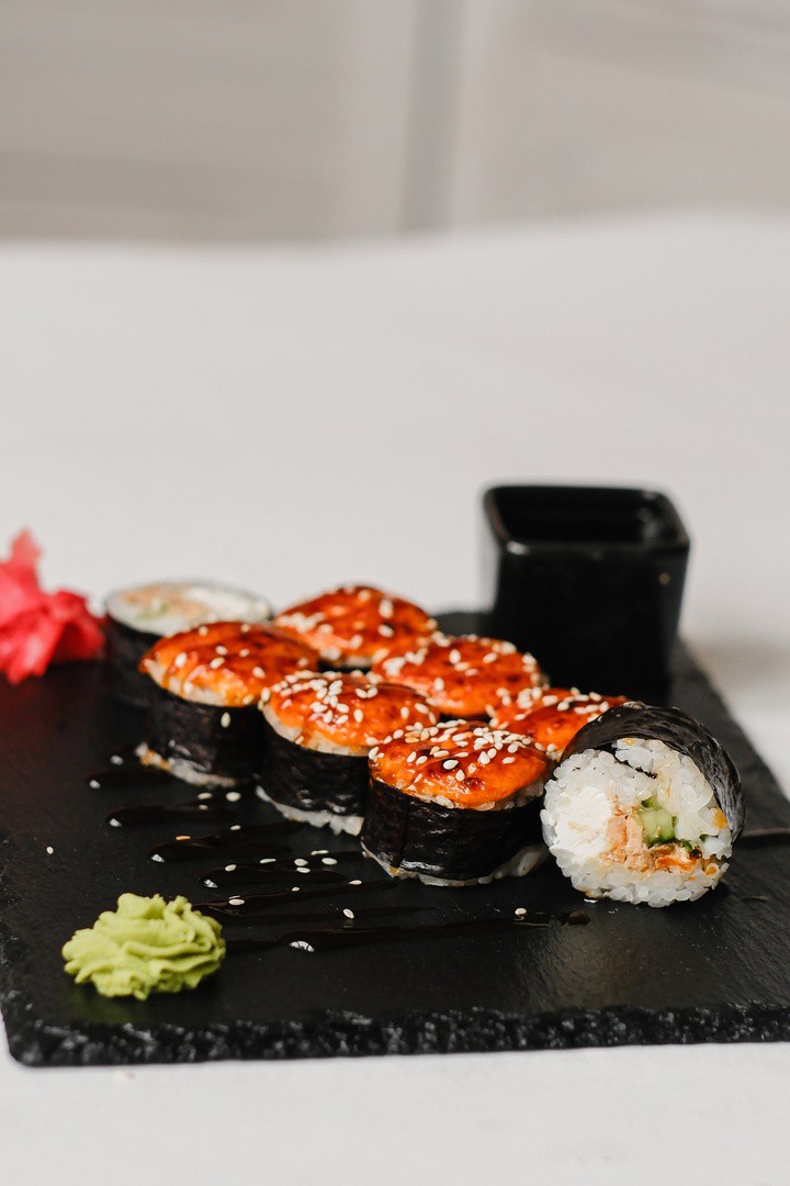 Запеченный с лососем терияки.