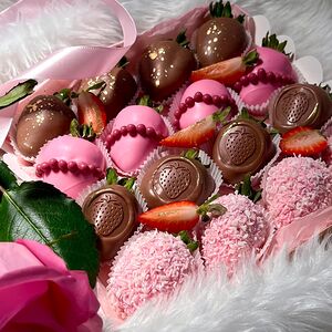 Клубника в шоколаде коробочка 16шт