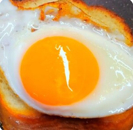 Тост с яйцом