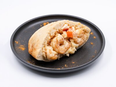 Пита с креветкой и тайским соусом