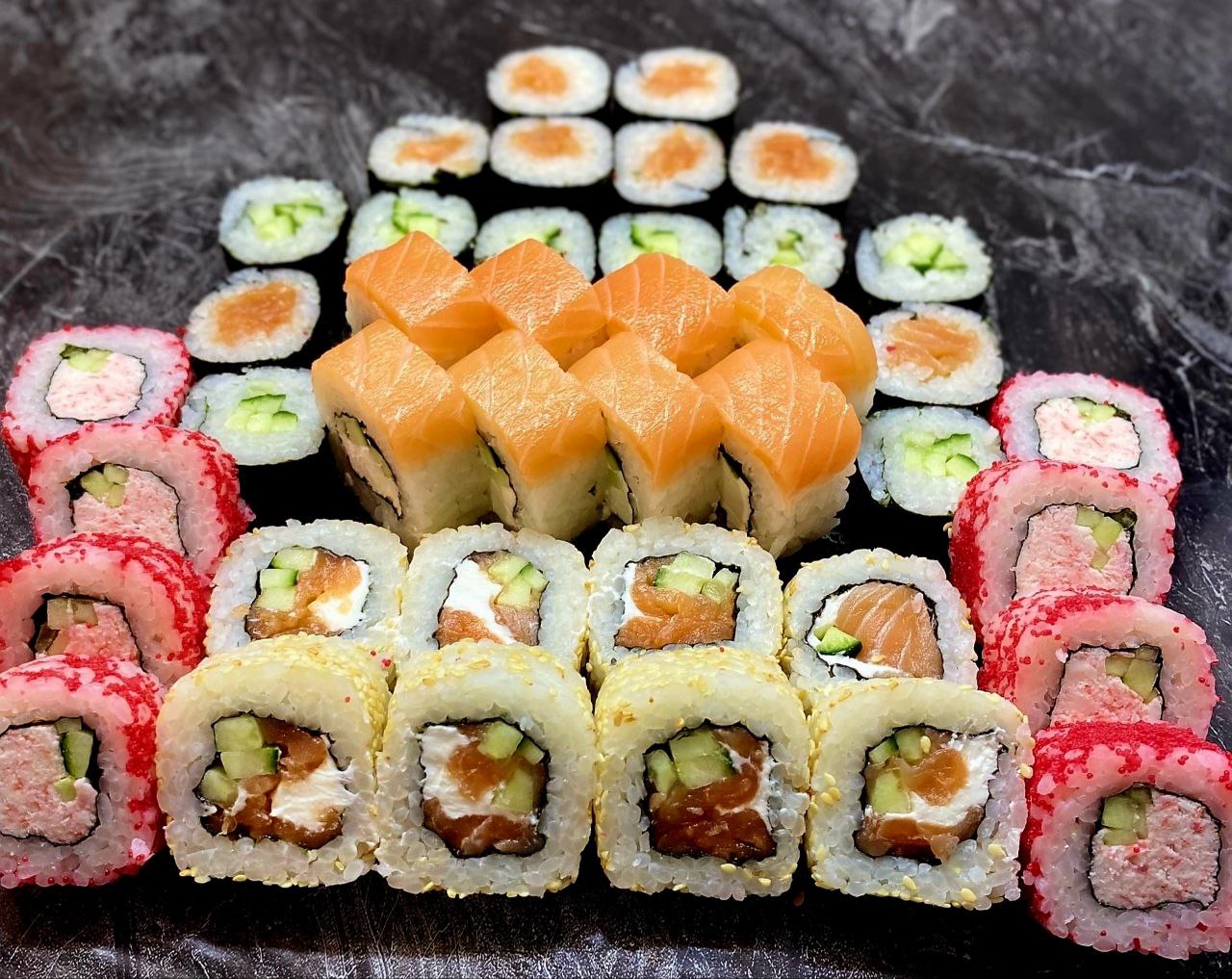 Сет килограмм роллов