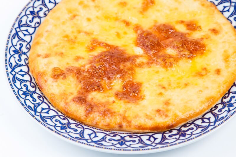 ХАЧАПУРИ С СЫРОМ