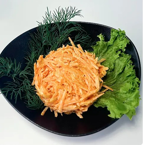 Салат из моркови с чесноком