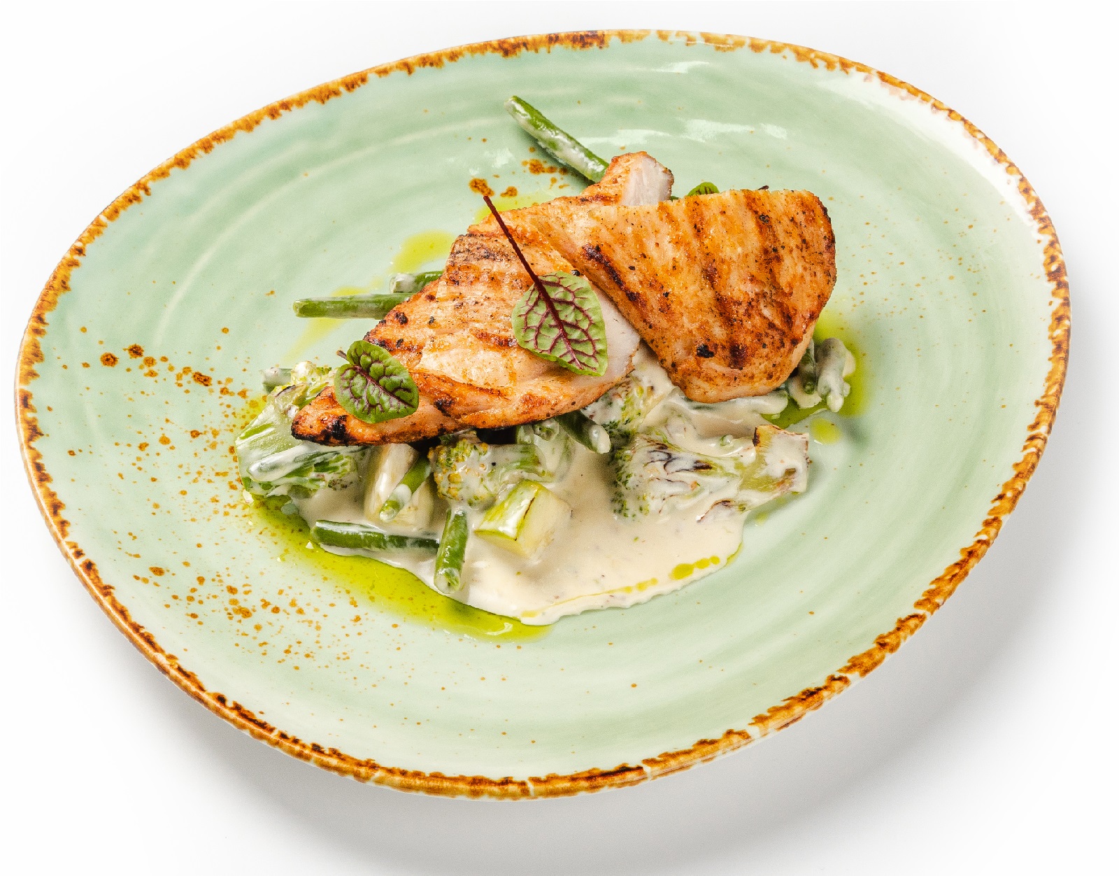 Куриная грудка с зелеными овощами