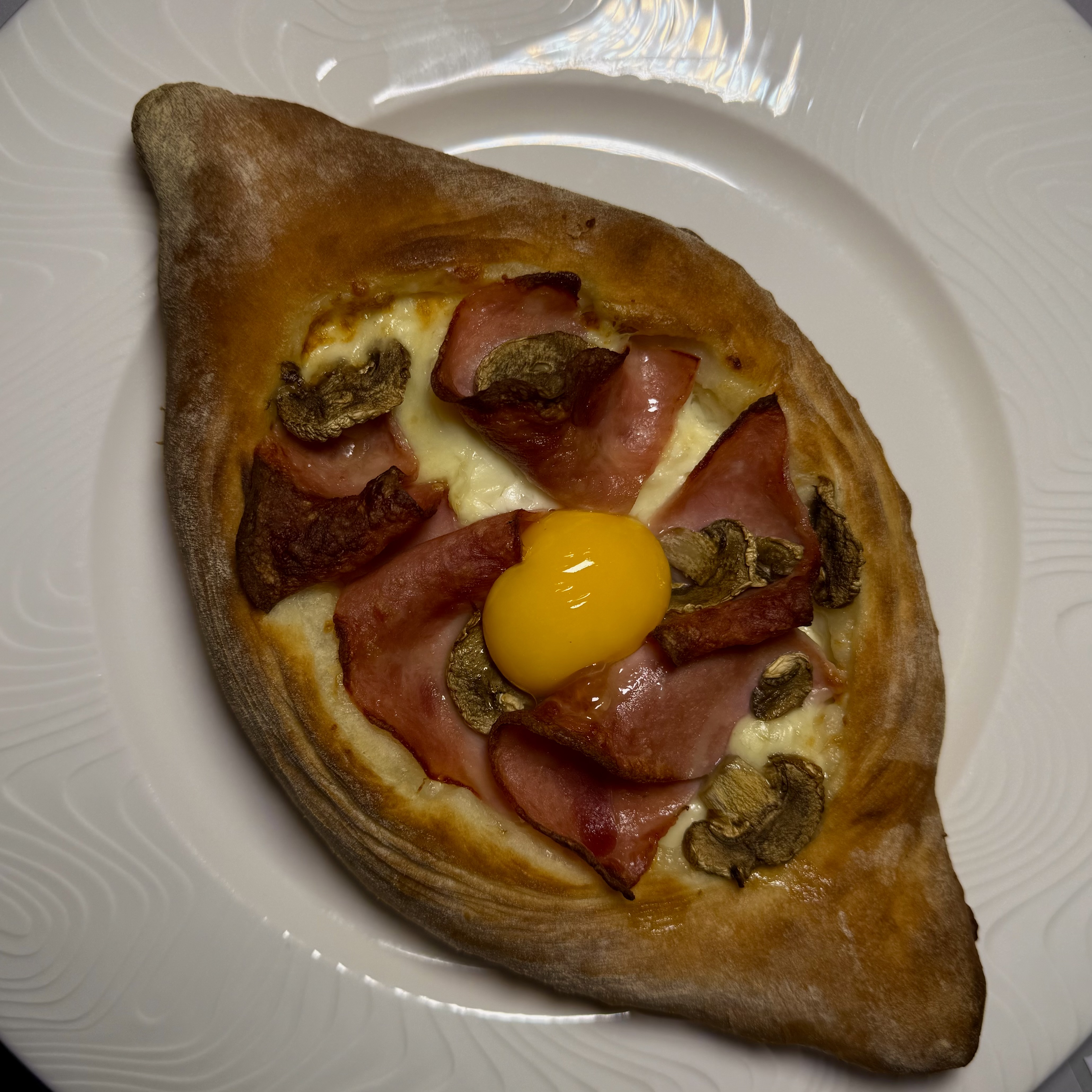 Хачапури по-Аджарски Ветчина/Грибы