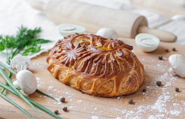 Пирог с кроликом и грибами