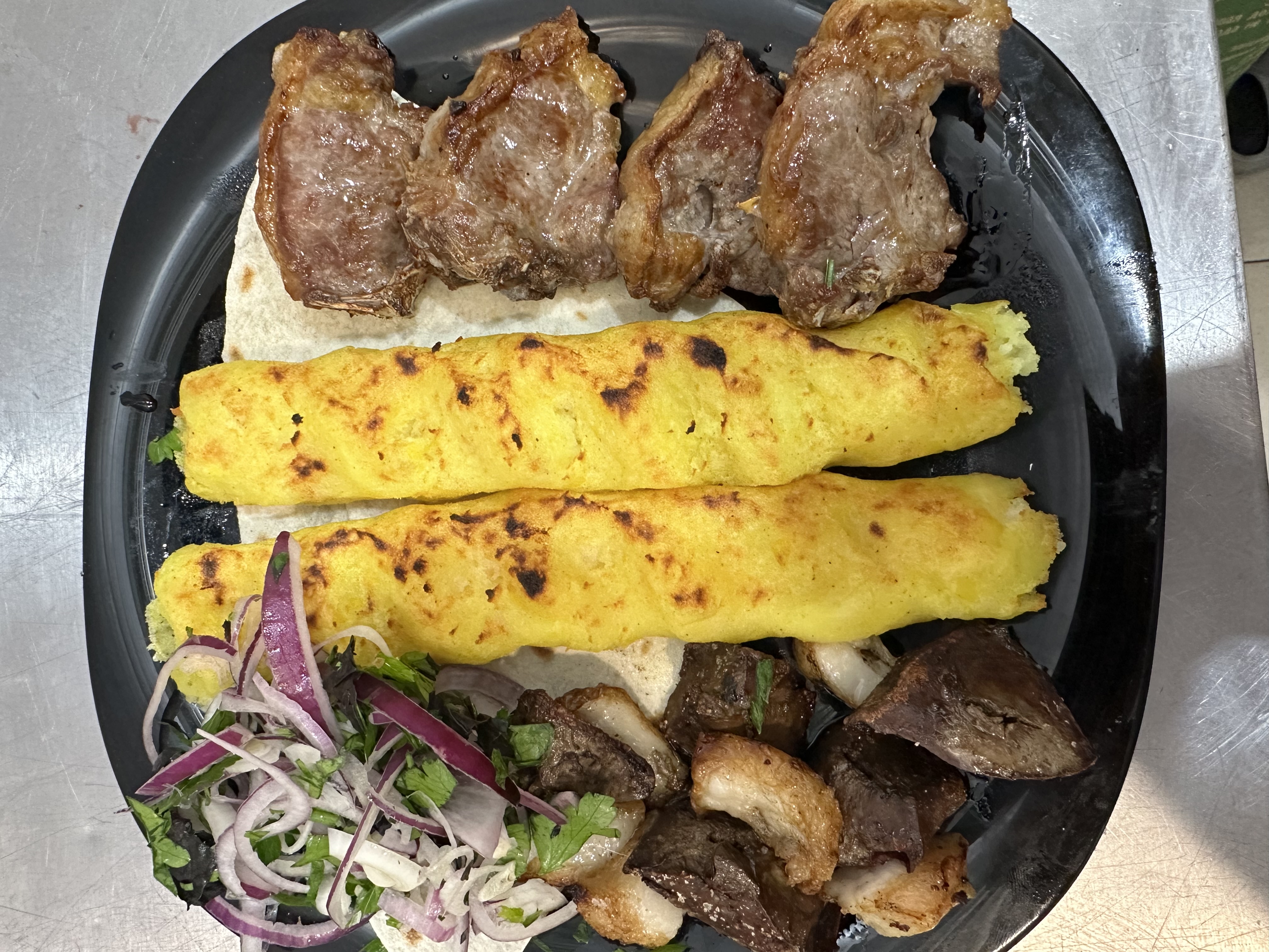 Баранина, картофель люля, печень 