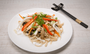 wok сливочная кура и грибы