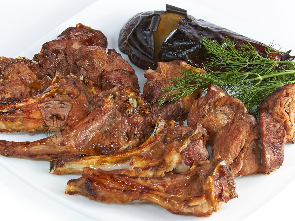 Баранина с овощами на мангале