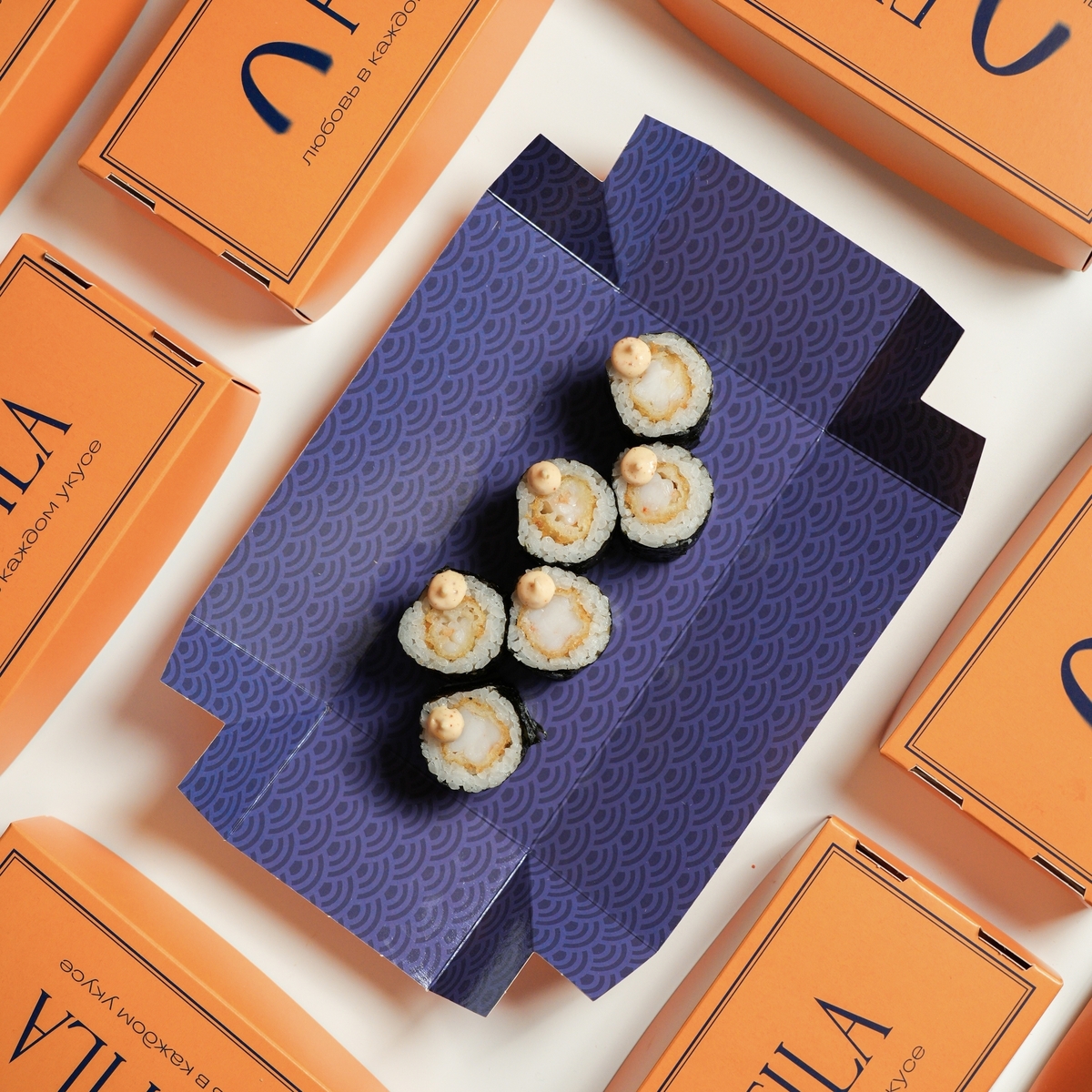 Маки с креветкой темпура